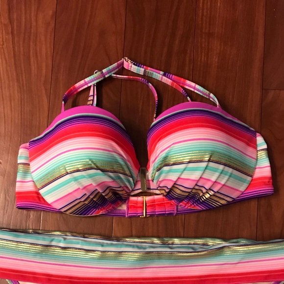 Size 36C top/Large bottoms - Picture 1 of 2